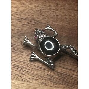 VINTAGE ESTATE FROG PIN STERLING SILVER BLACK ONYX MARCASITE GARNET EYES PIN